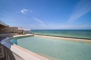4-Bedroom Beachfront Apartment - Image 2