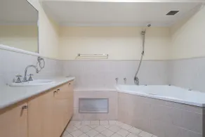 Apartment on William in CBD - 2 Bed, 2 Bath, Wi-Fi - Image 5