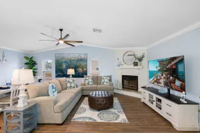 Palm Harbor Oasis: Luxe Spa & Pool Retreat - Image 3