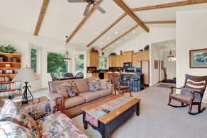 Scenic Mountain Retreat: Pool, Hot Tub, Valley Vie - Image 4