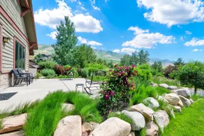 Scenic Mountain Retreat: Pool, Hot Tub, Valley Vie - Image 3