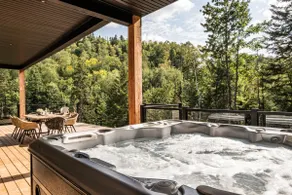Ohana Chalet | 4 Luxury Suites | Hot Tub, 3800 sq.ft Secluded Luxury Chalet - Image 4