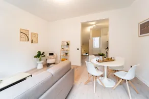 Stylish Antwerp Stay for 4 Guests - Image 5