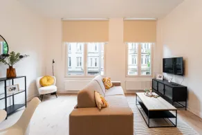 Stylish Antwerp Stay for 4 Guests - Image 2
