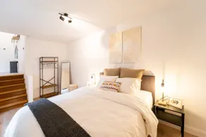 Stylish Antwerp Stay for 4 Guests - Image 4