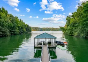 Paradise Resort-Dock, Pool, Hot Tub, Movie Theatre - Image 2