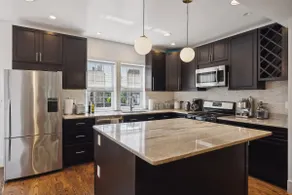 Huge 6 Queen Bed home with two decks & Parking - Image 3