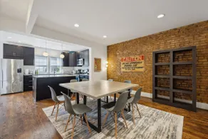 Huge 6 Queen Bed home with two decks & Parking - Image 2
