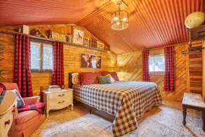 Vintage Riverside Hütte — Geräumiger Familienaufenthalt - Image 5
