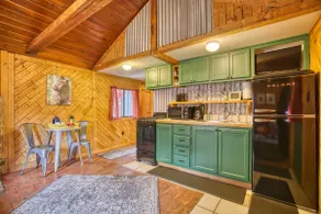 Vintage Riverside Hütte — Geräumiger Familienaufenthalt - Image 4