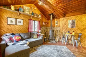 Vintage Riverside Hütte — Geräumiger Familienaufenthalt - Image 3