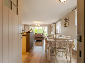 Charming vacation home with private garden - Image 3