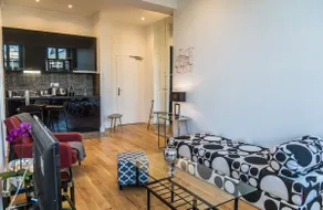 Spacious 2-room contemporary chic – Geometry - Image 4