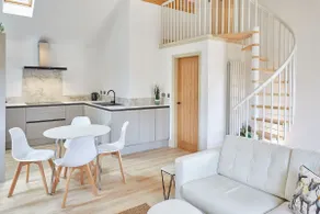 Host & Stay - Sunshine Cottage - Image 4