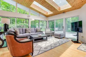 Modern Waterfront Home - 1 Mi to Cave Point Park! - Image 3