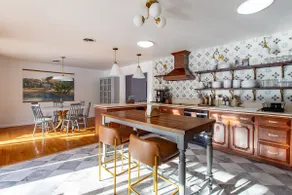 River Views * Fireplace * Sunroom * Walk to Town - Image 3