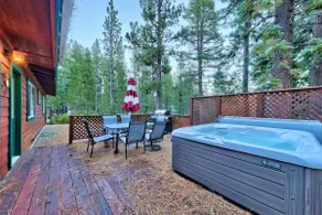 La cabane Tahoe à un étage de Bear's Den avec 3 chambres, 2 salles de bains, bain à remous - Image 2