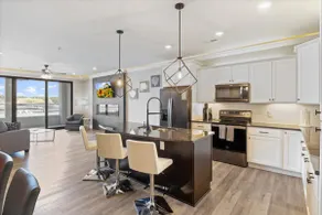 Lakefront Topsider Condo w/ Boat Slip, 2 Pools & Large Deck - Image 4
