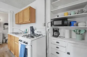 Prime location, Fast Wifi, mins from light rail - Image 3