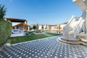 Villa Lejzo - Swimming Pool - Image 3