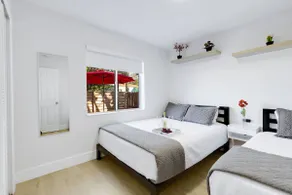 10-min wynwood | private patio | super central - Image 4