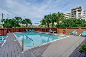 Refreshed beach unit sleeps 4 with pool - Image 2