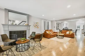 Toronto 3BR Home Near Yonge/Eglinton! Free Parking - Image 2