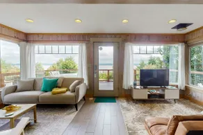 1BR oceanfront getaway with patio and deck - Image 2