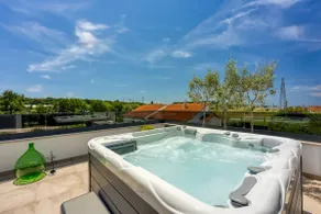 App ana with shared pool and jacuzzi - Image 5