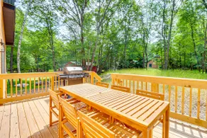 Private Hot Tub: Charming Poconos Cabin! - Image 3
