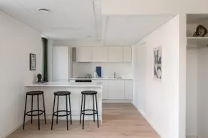 Designer 2 Bedroom - Close to Beach - 24/7 Support - Image 5