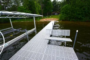 Great Swimming Beach- Huge Yard- Amenities & More! - Image 3