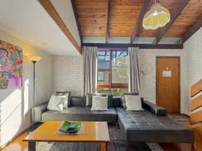 'Broulee Break' -2-Bed Beach House with Games Room - Image 2