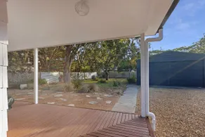 Neptune - Tranquil 3BR Retreat 300m from water - Image 5