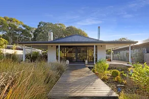Neptune - Tranquil 3BR Retreat 300m from water - Image 2