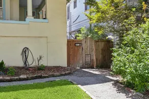 Prime Location and Luxury | 3br Streetcar + Dining - Image 4