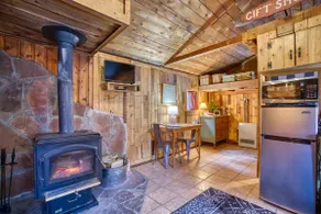 Cozy Riverside Cabin — Romantic Couples Retreat - Image 5