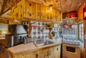 Cozy Riverside Cabin — Romantic Couples Retreat - Image 4