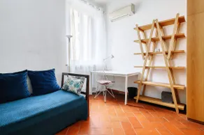 Farini 6; traditional cozy MIlanese flat - Image 3