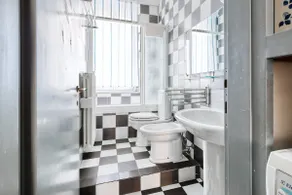 Farini 6; traditional cozy MIlanese flat - Image 5