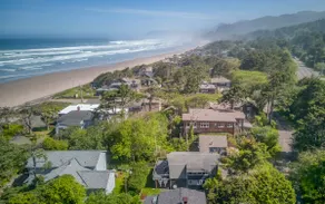 Serene Home Half-Block to Arch Cape Beach Hot Tub! - Image 4