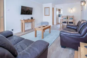 Clover - 2 Bedroom Cottage - Begelly - Image 2