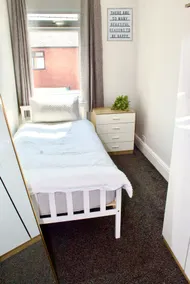 Spacious Flats in St Helens, Merseyside - Image 4