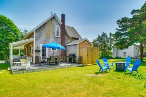 Walk to 2 Beaches! Group-friendly Pocasset Home - Image 3