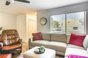 Convenient Bryan Townhome w/ Patio < 3 Mi to A&m! - Image 5