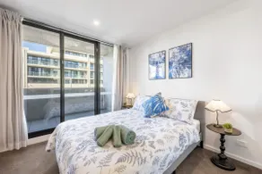 @Central Comfort: CBD 2BR w Free Parking, Wifi - Image 5