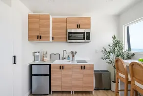 Ocean Views! 3 Mins Walk to Strand&Beach + Parking - Image 3