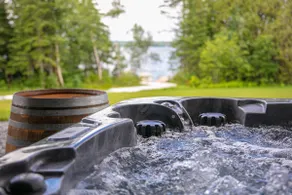 Lakeside Drolet – Spa – Par Grand Vents - Image 3