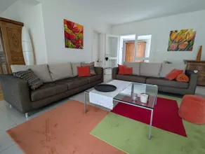 240 m2 Villa, Swimming Pool, 4 Bathrooms - Image 2