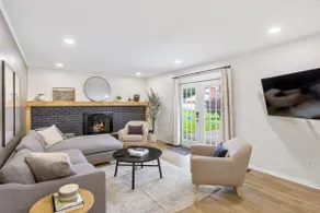 Upscale 6BR Home w/ Office - Image 3